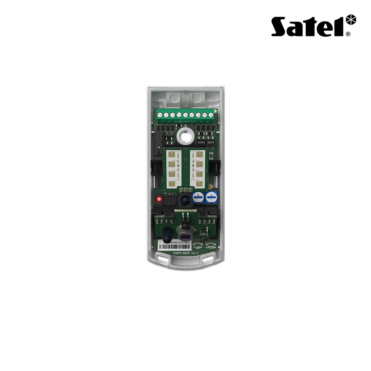 Rilevatore a tenda doppia tecnologia PIR+MW in banda K da esterno con infrarossi attivi. Colore bianco, IP54, staffa ad angolo inclusa. Portata 14 m